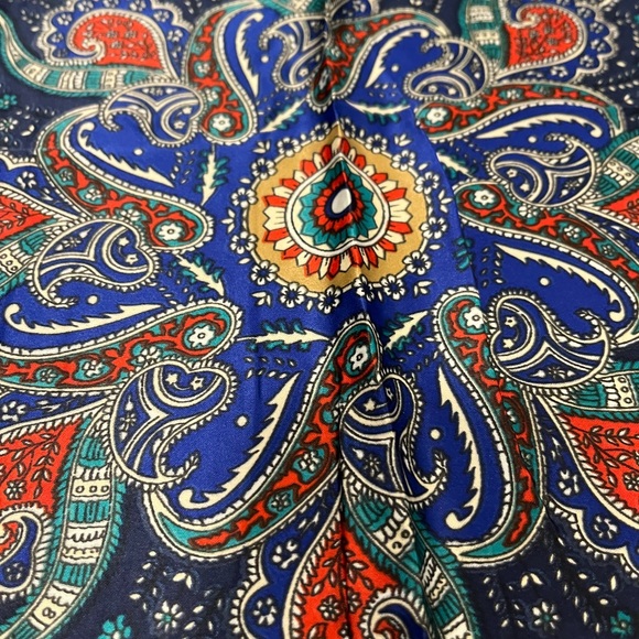 NWT Silk Azerbaijan Skarf - Picture 2 of 9
